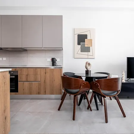 Platinum 77 X Apartment